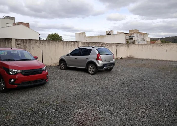 Dpto Centrico Con Balcon Y Estacionamiento