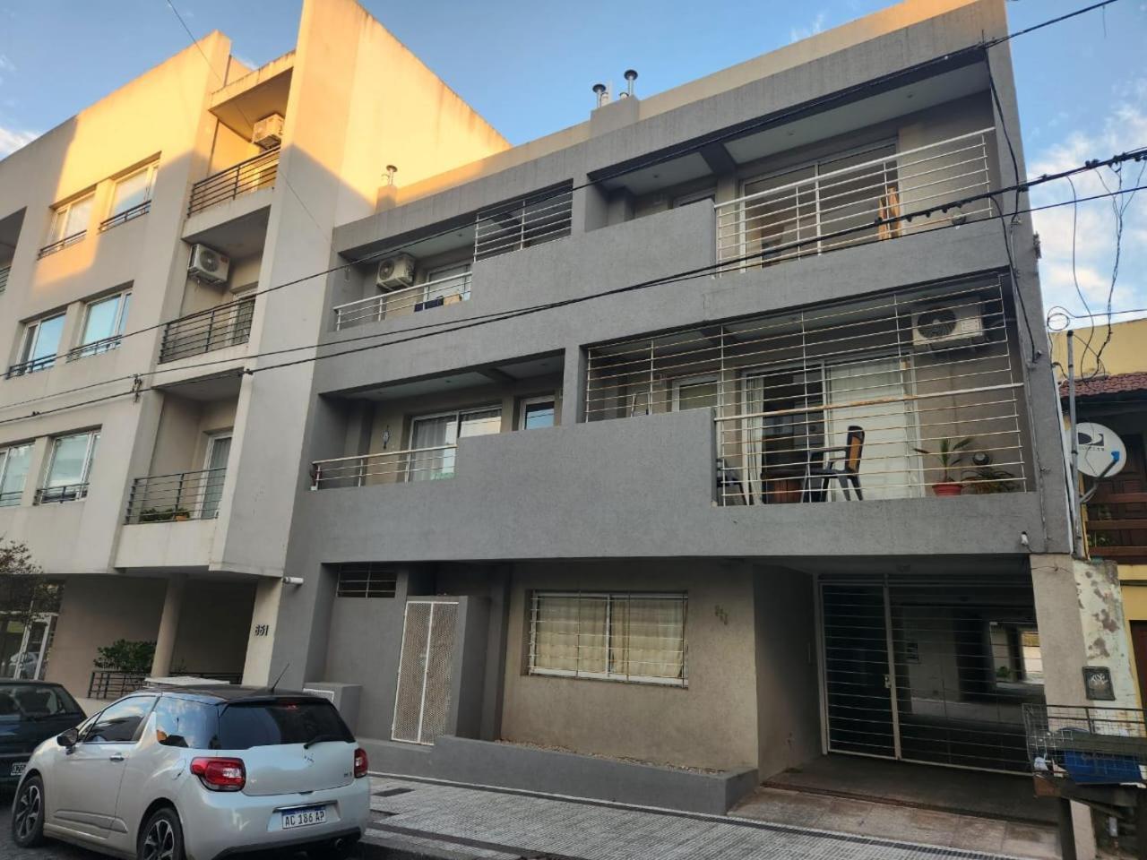 Apartment Dpto Centrico Con Balcon Y Estacionamiento Tandil