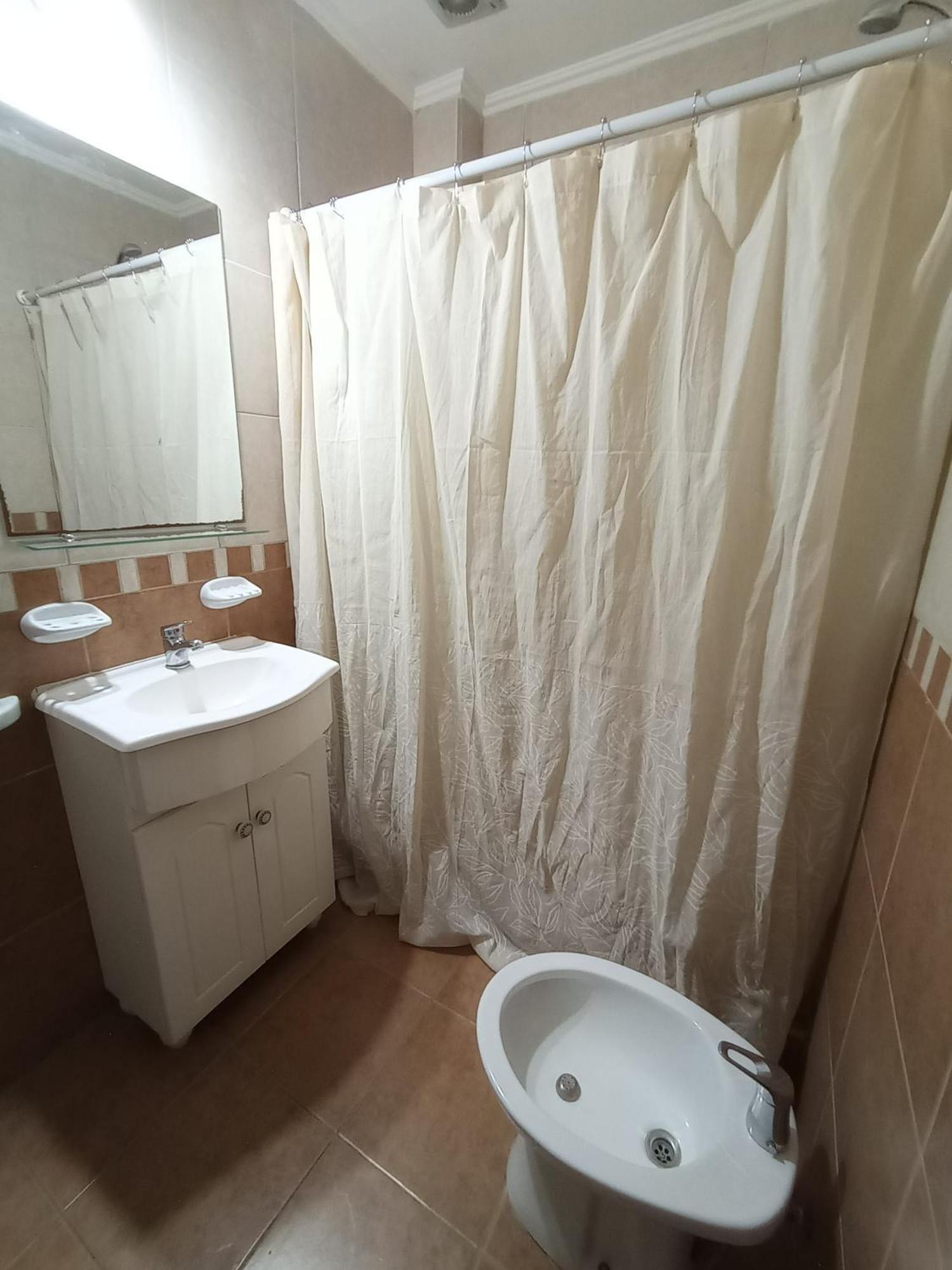 Apartment Dpto Centrico Con Balcon Y Estacionamiento