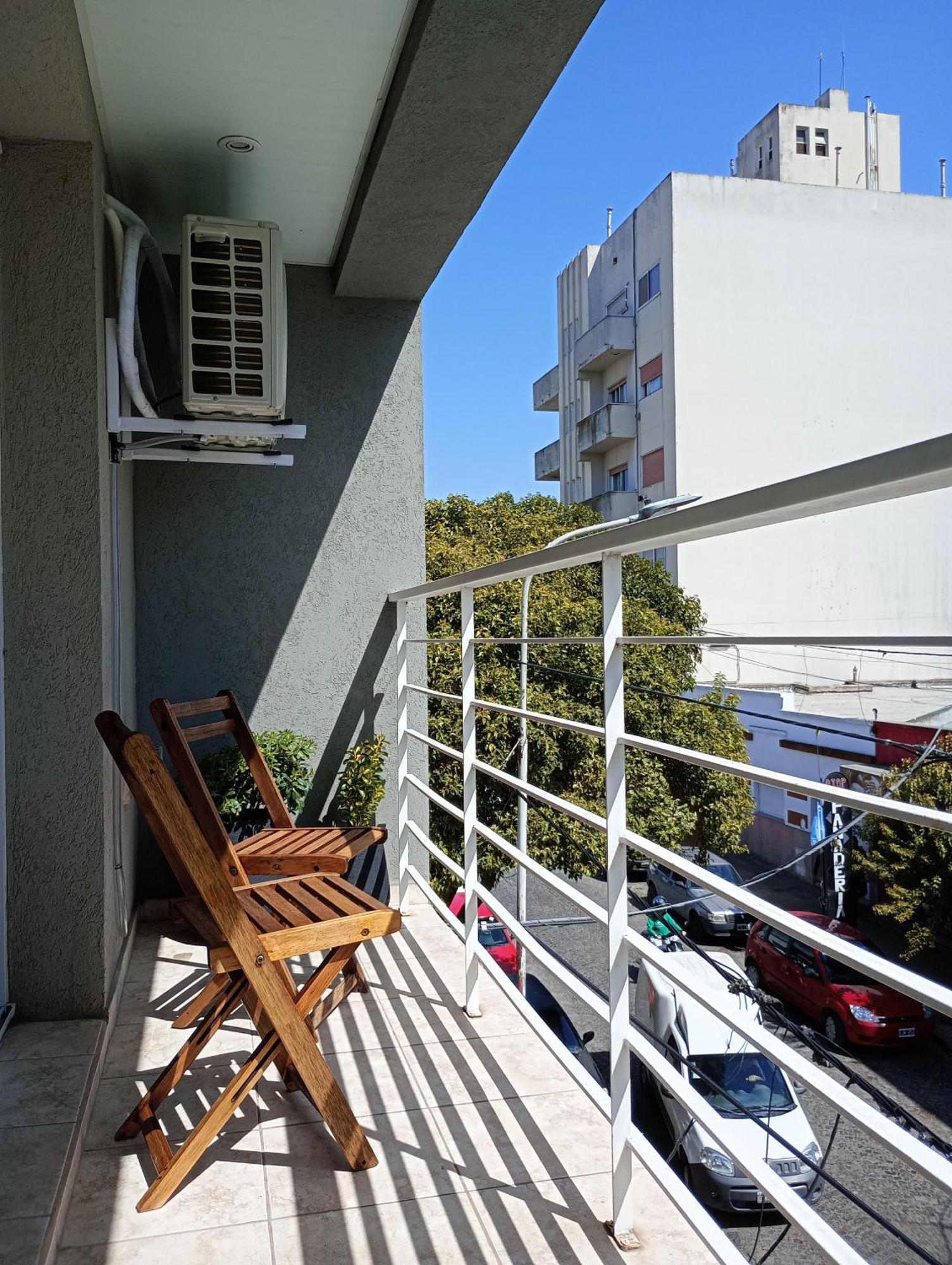 Dpto Centrico Con Balcon Y Estacionamiento Apartment *