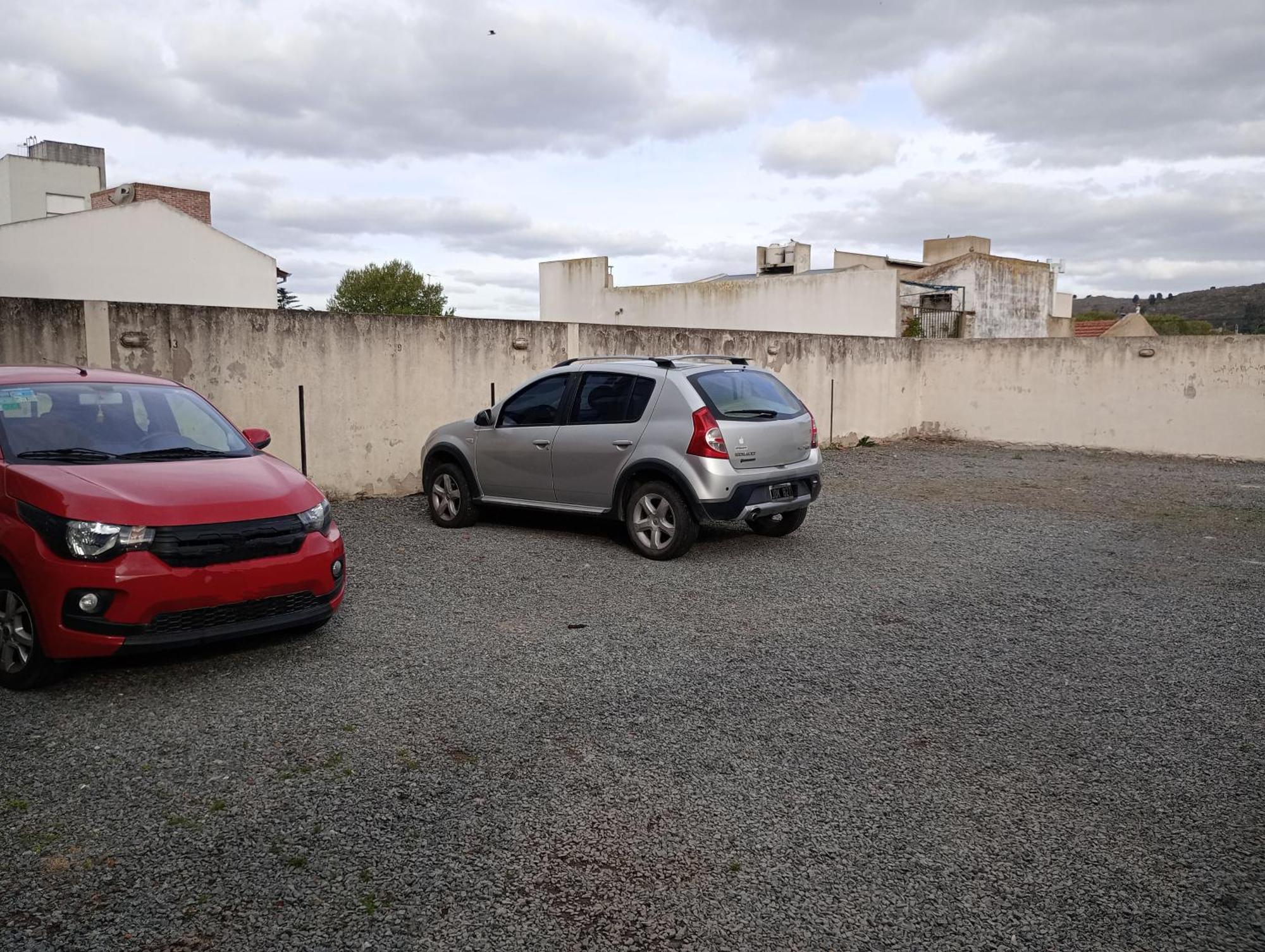Apartment Dpto Centrico Con Balcon Y Estacionamiento